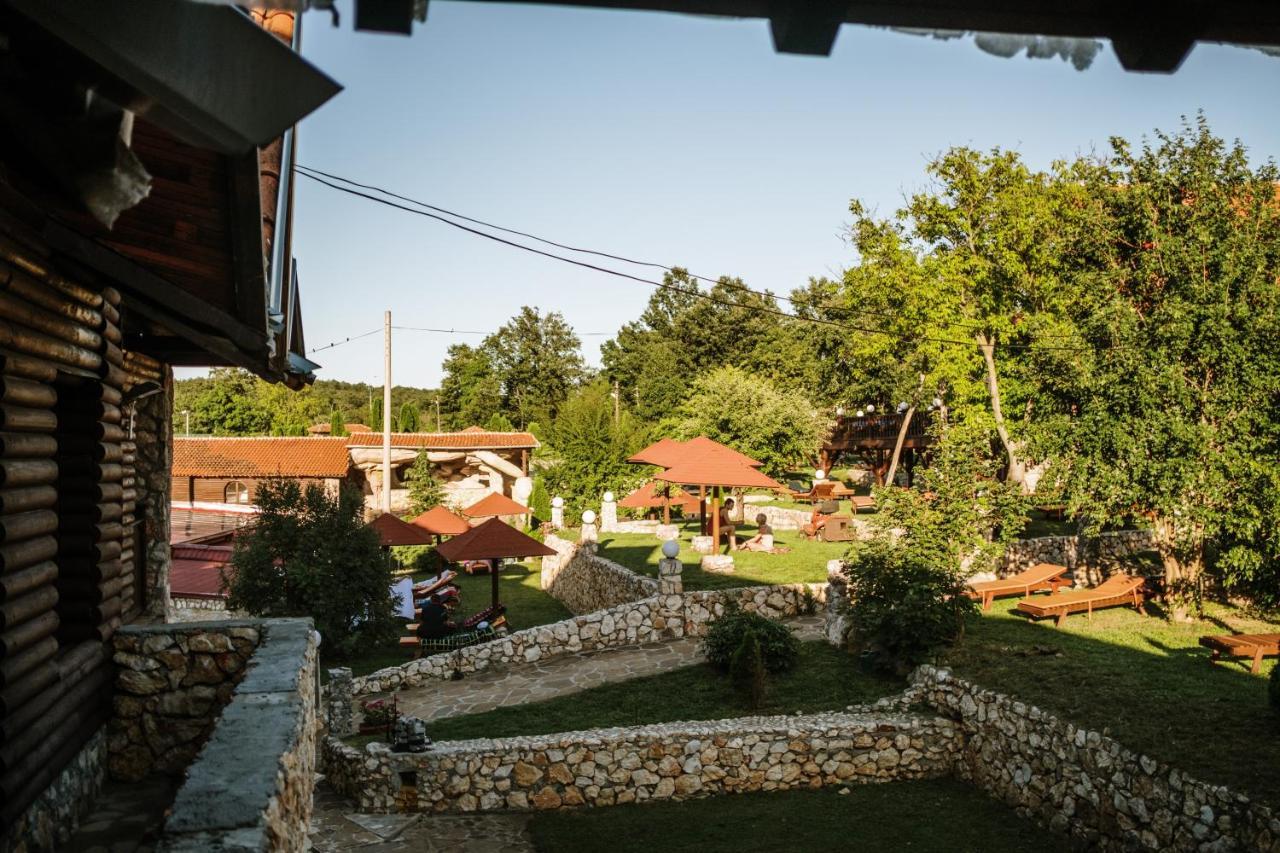 Hotel Etno Centar Balasevic Boljevac エクステリア 写真