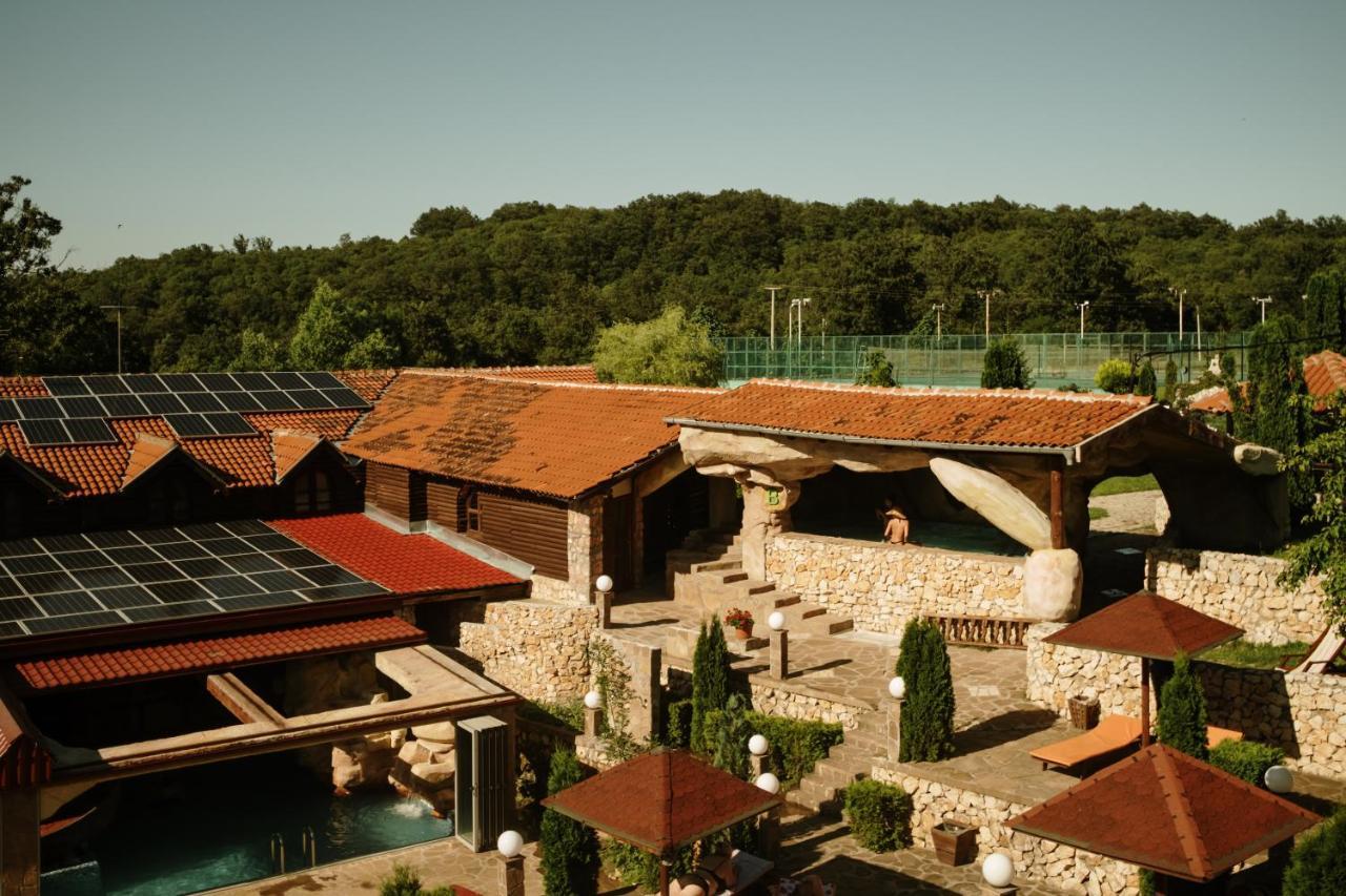 Hotel Etno Centar Balasevic Boljevac エクステリア 写真