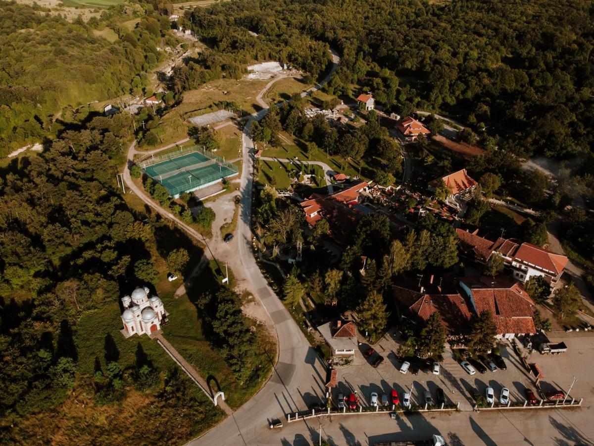 Hotel Etno Centar Balasevic Boljevac エクステリア 写真